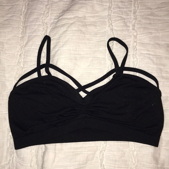LF Other - 🖤✨Cris cross black bralette✨🖤